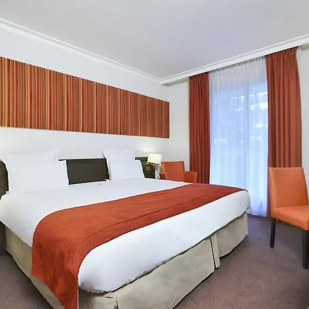 Paris 4*