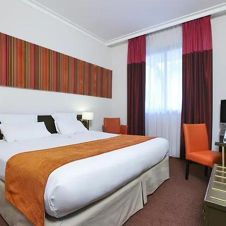 Paris Hotel