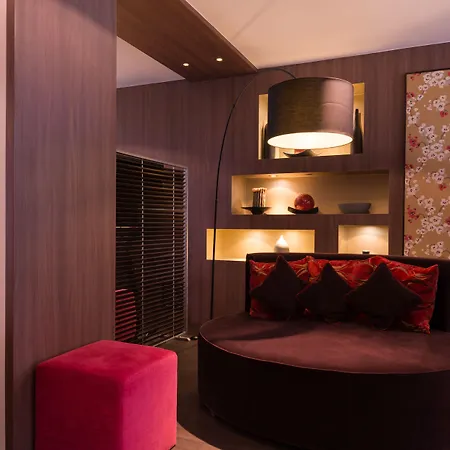 Отель Mercure Paris Pont De Saint Cloud 4*