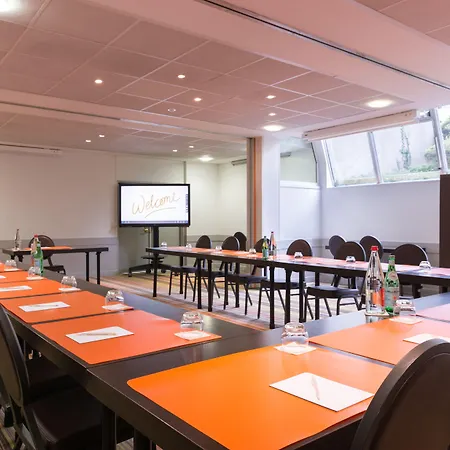 Отель Mercure Paris Pont De Saint Cloud Булонь-Бийанкур