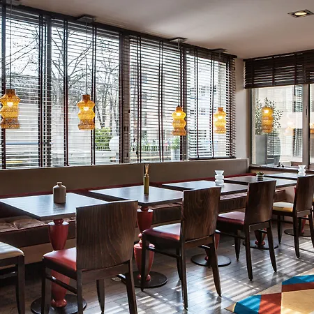 Mercure Paris Pont De Saint Cloud Отель 4*