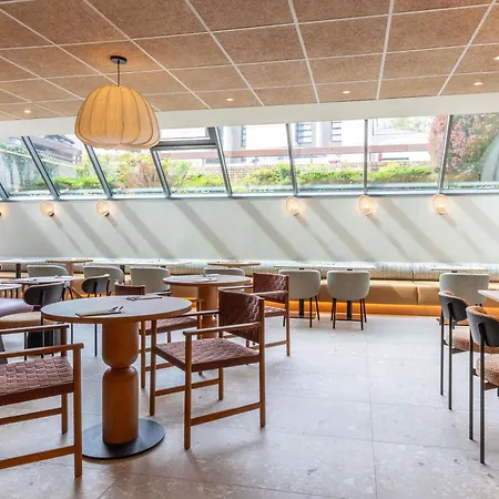 Отель Mercure Paris Pont De Saint Cloud 4*