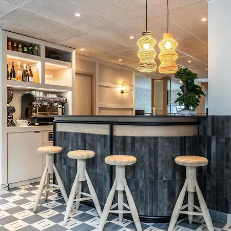 Отель Mercure Paris Pont De Saint Cloud 4*